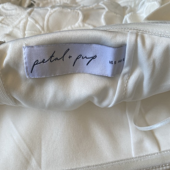 NEW Petal and Pup EMERSYN MIDI LACE DRESS - WHITE Elegant White Lace Dress - Picture 9 of 9